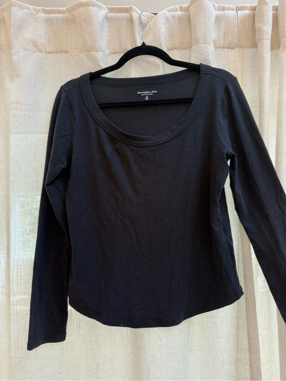Abercrombie & Fitch Black Long-Sleeve Scoop Neck Tee